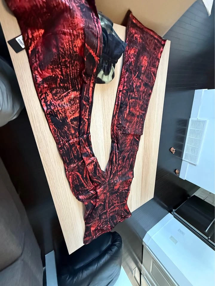 Red & Black Abstract Print Pants - photo 2
