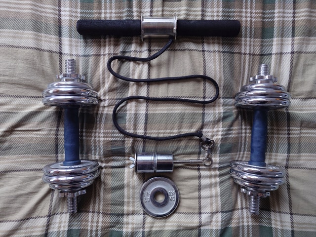 Chrome Plated Dumbbell Set & Wrist Roller