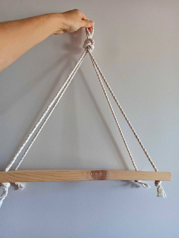 Hanging shelves