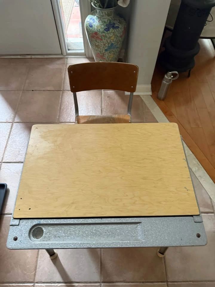 Vintage school desk with chair - photo 2