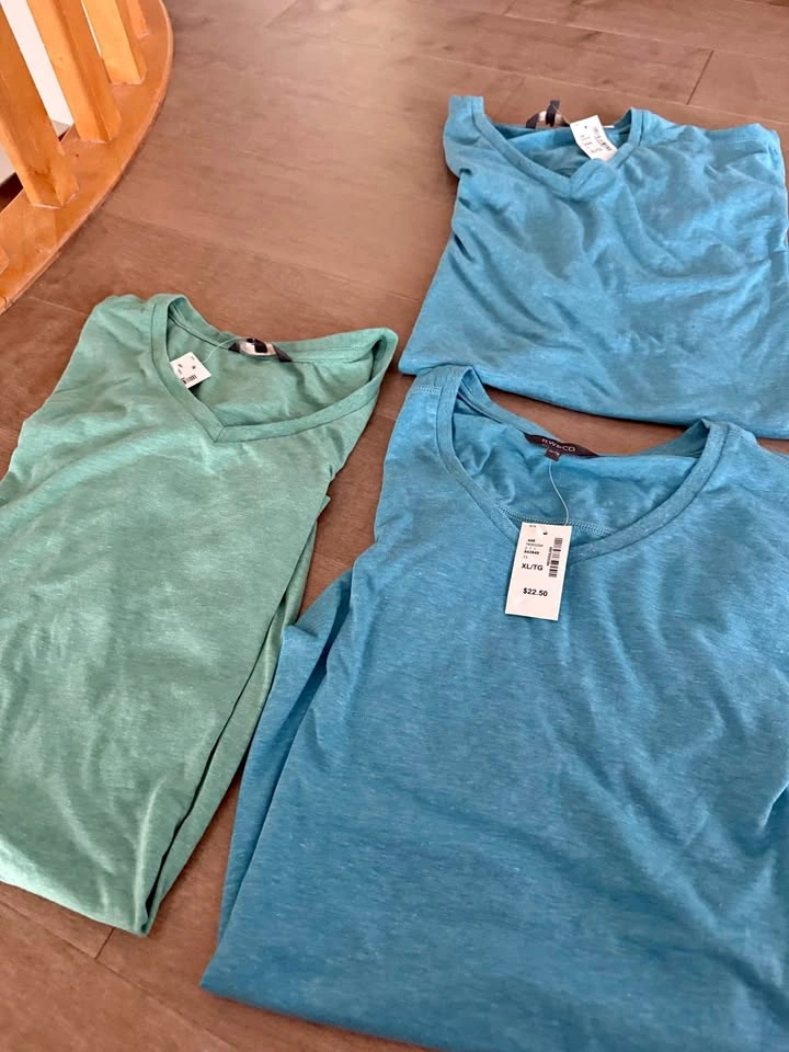 Men's T-Shirts V-Shape Extra Large New