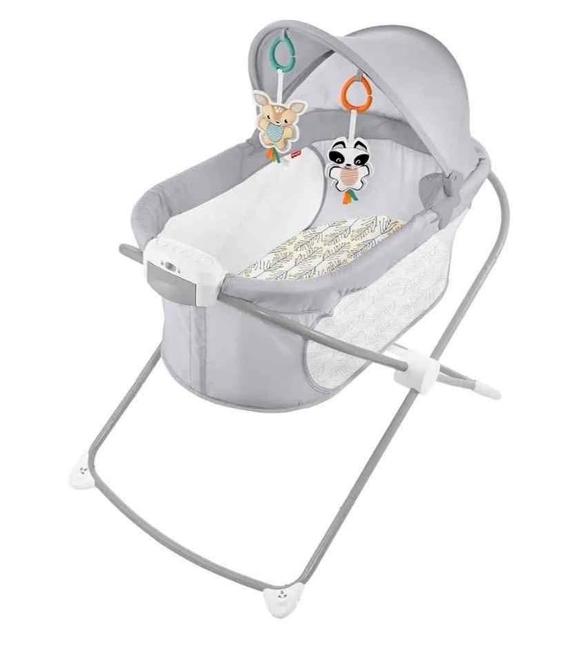 Fisher-Price Baby Crib/Bassinet with Music