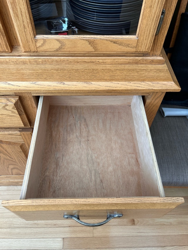 Solid Oak China Cabinet / Hutch & Buffet - photo 5