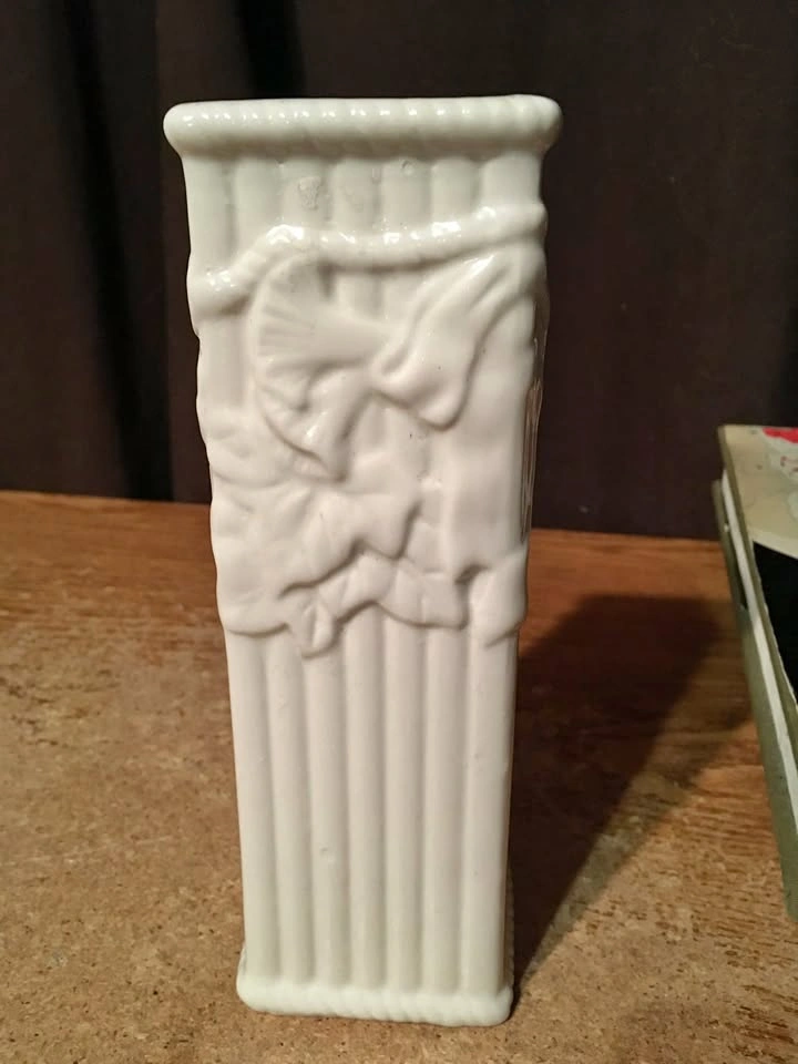 VINTAGE WHITE PILLAR FLORAL DESIGN VASE 8"