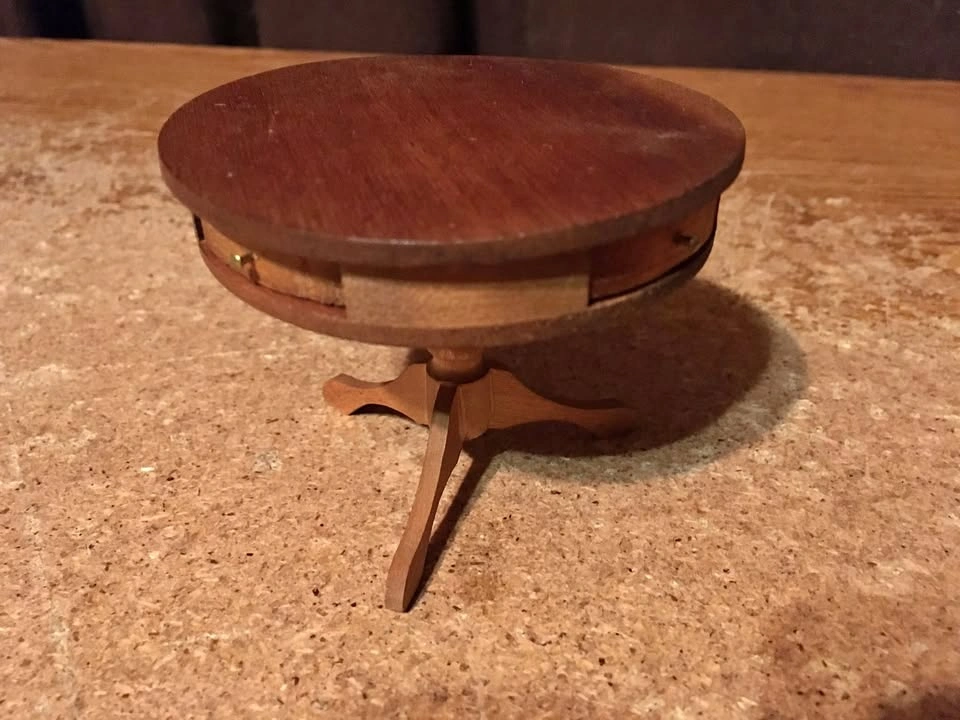 VINTAGE WOOD DOLLHOUSE HANDCRAFTED HARDWOOD WOODEN DRUM TABLE