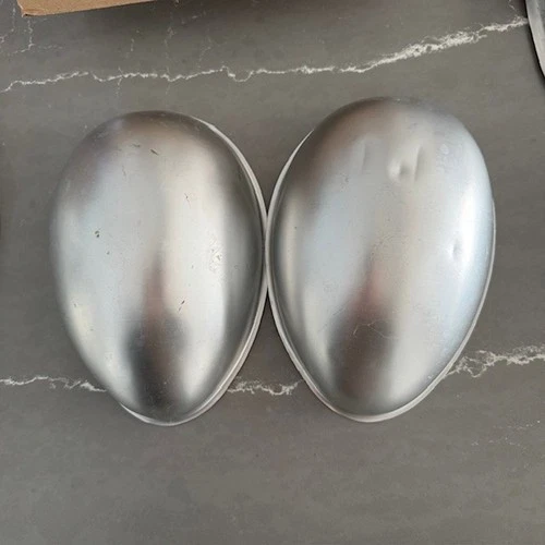 Vintage 1976 Wilton Easter Egg Cake Pan w Insert - photo 2