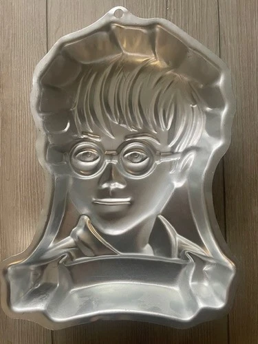 Wilton 2001 Harry Potter Cake Pan #2105-5000 w/ Instructions & I - photo 2