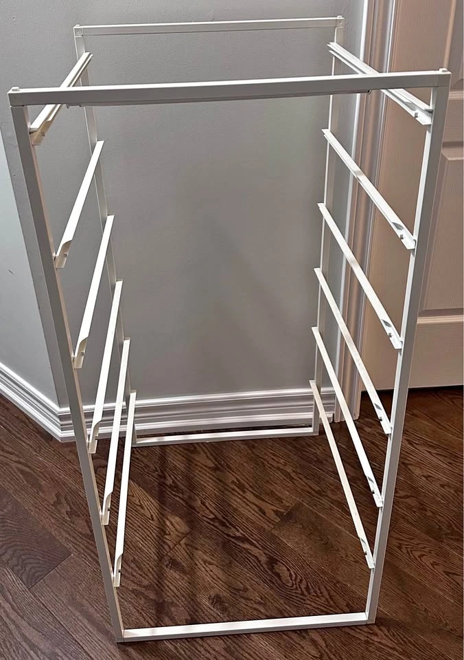 White Metal Clothe Rack