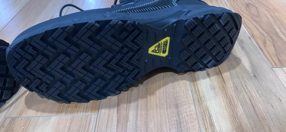 Brand new slip resistant work boots - photo 3