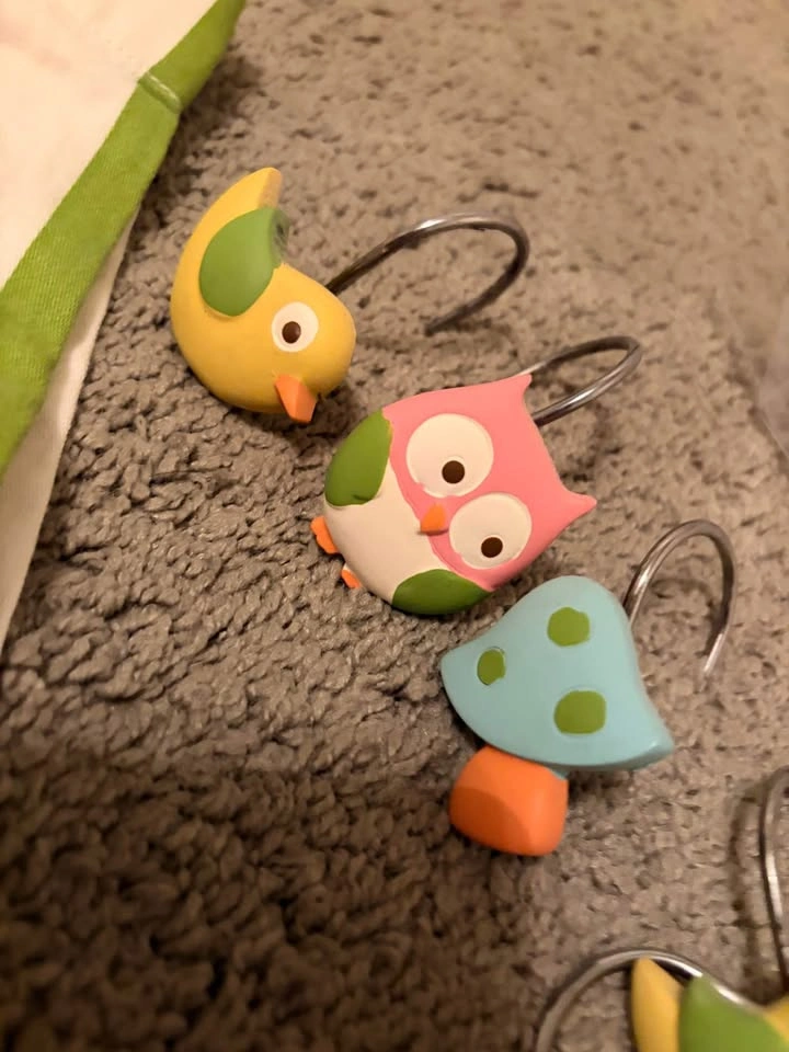 Shower curtain and hooks - photo 2