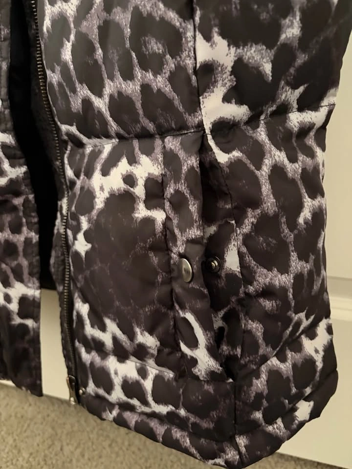 Puffer vest women’s small - photo 2