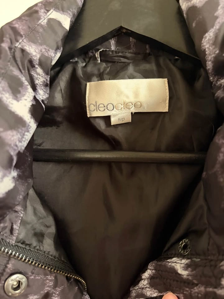 Puffer vest women’s small - photo 3