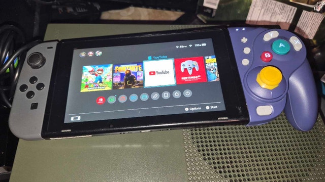 HAC-001 Launch Model Nintendo Switch v1 w/ Box & Games. - photo 2