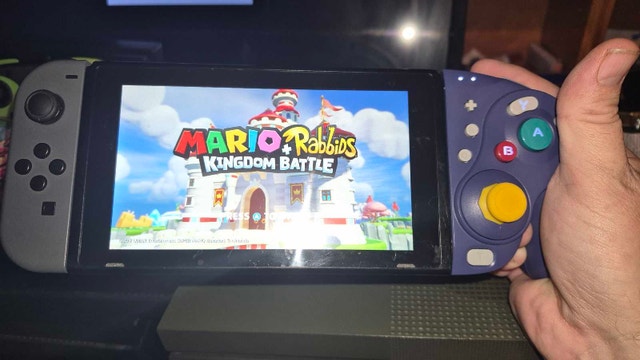 HAC-001 Launch Model Nintendo Switch v1 w/ Box & Games. - photo 3