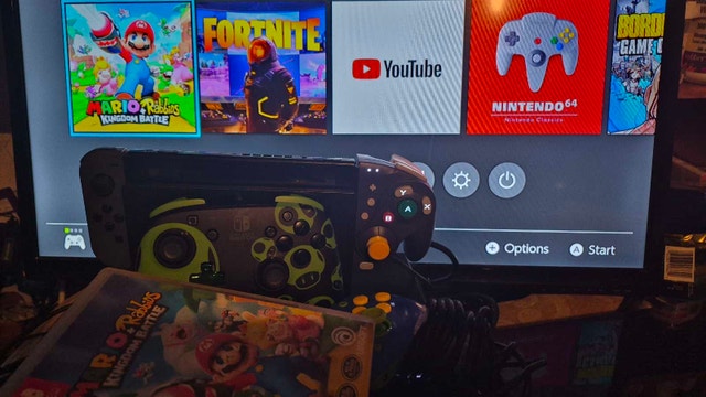 HAC-001 Launch Model Nintendo Switch v1 w/ Box & Games. - photo 4