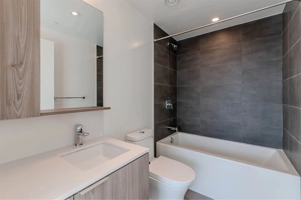 Private room for rent in Midtown Toronto - photo 2