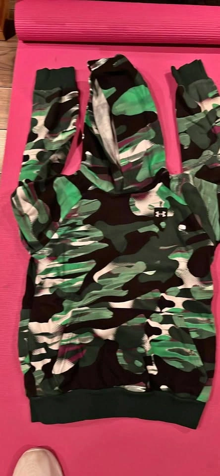 Boys UA hoodie