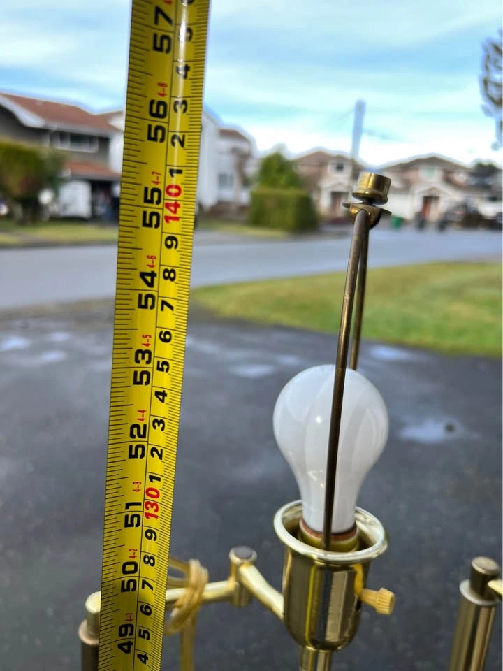 Vintage 54″ Round Base Brass Swivel Arm Standard Lamp - photo 3