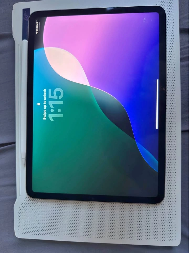 iPad Pro 11" 4th Gen (M2) 128GB Wi-Fi - Like New