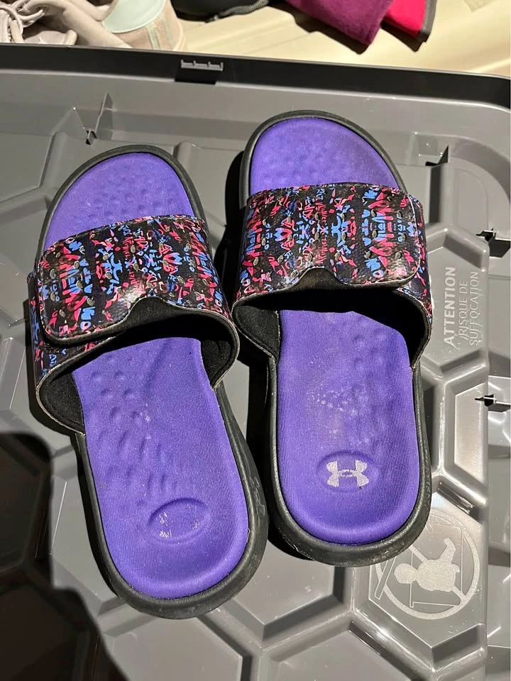 Girls UA Sandals