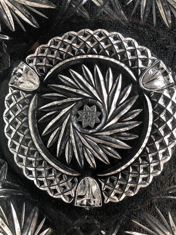 Pinwheel Crystal Footed Bowl, 2 available (Brampton) - photo 4