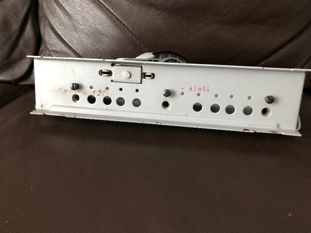 Swingline Heavy Duty 3 Hole Punch (Brampton) - photo 5