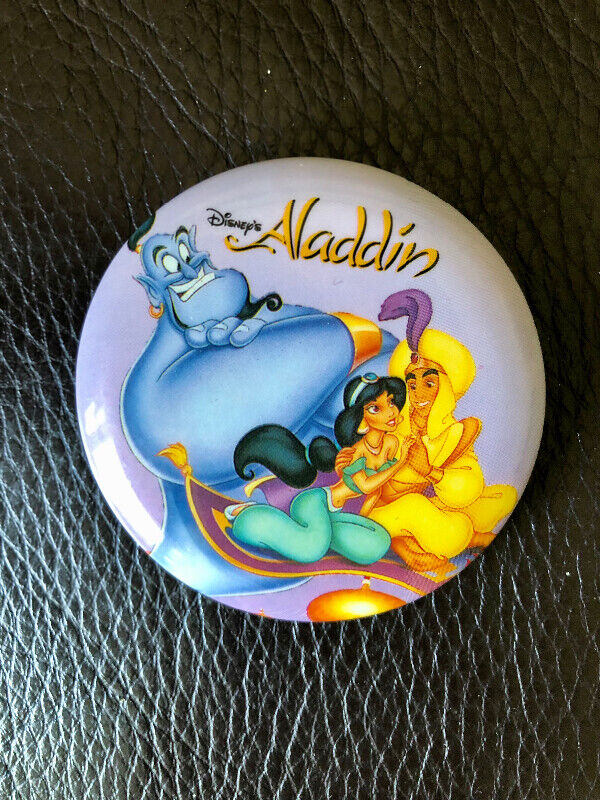 Vintage 1992 Disney’s Aladdin Book + Pin - photo 3