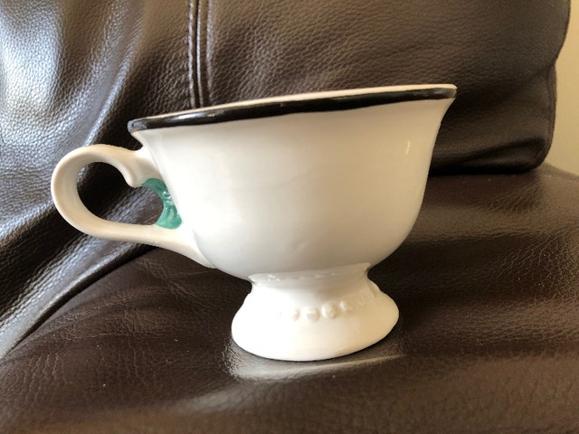 Bailey’s Ceramic Yum Winking Mug, never used - photo 3