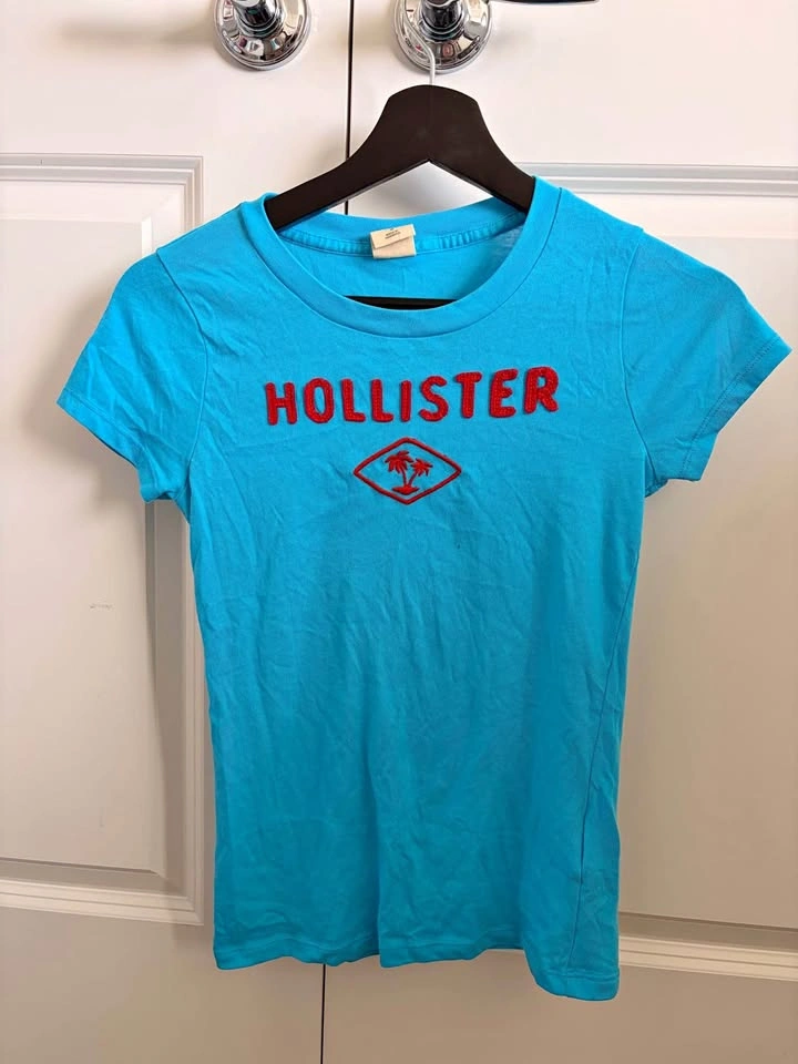 Small Hollister Tee