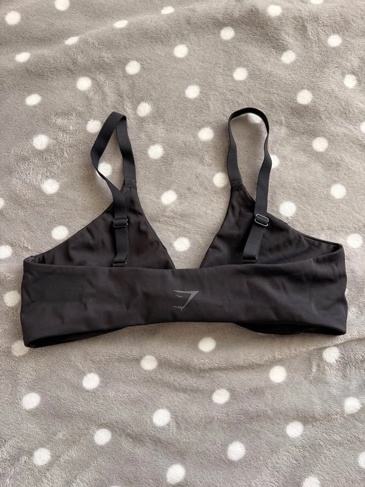 Gym Shark Sports Bra XS Twist Front No Padding Black - photo 2