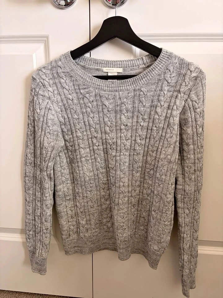 H&M Basic Grey Sweater size Small Womens