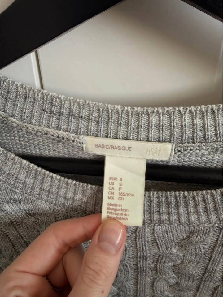 H&M Basic Grey Sweater size Small Womens - photo 3
