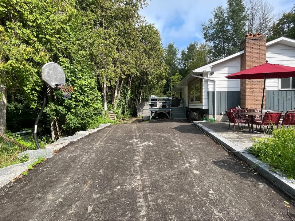 3 Beds 2 Baths - House - photo 4