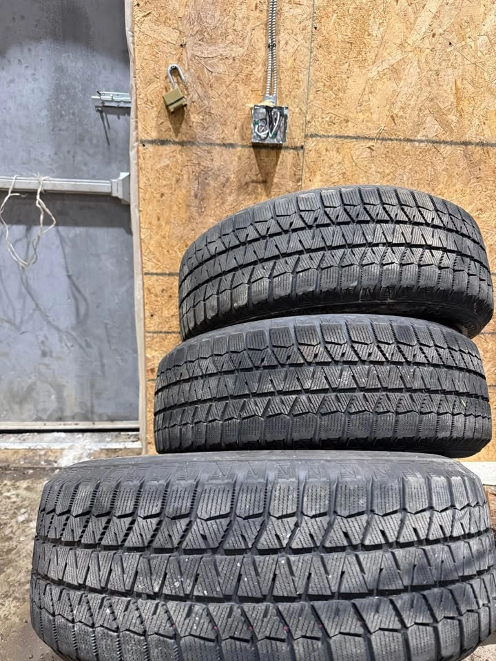 17” Bridgestone winter tires and bmw rims - photo 2