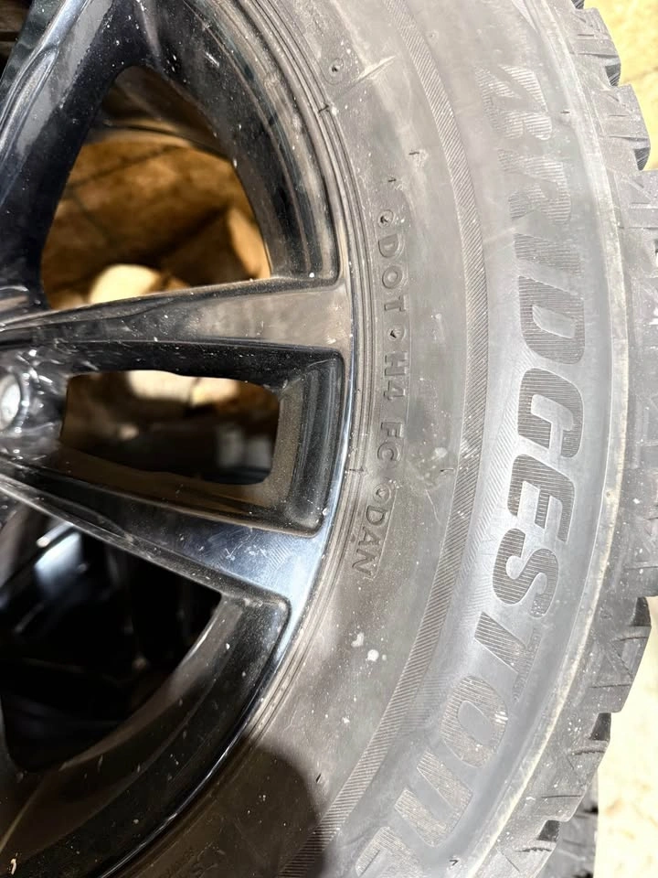 17” Bridgestone winter tires and bmw rims - photo 3