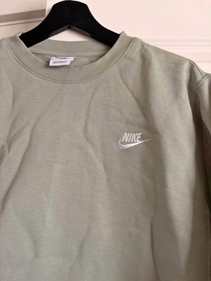 Nike crew neck (light sage green) size small