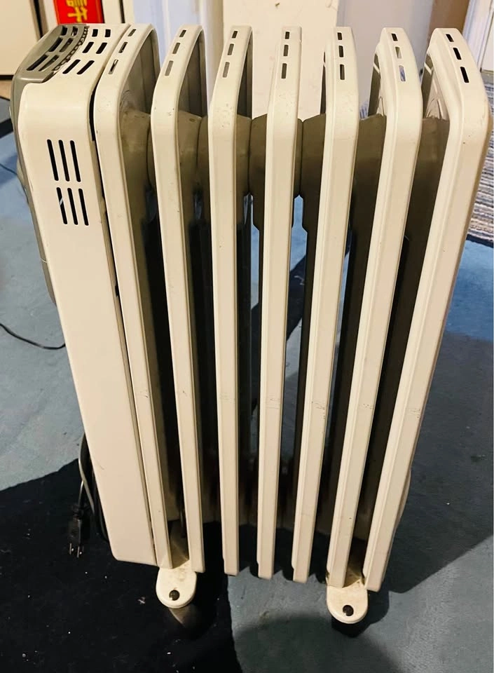 DeLonghi Oil Heater 1500W - photo 2
