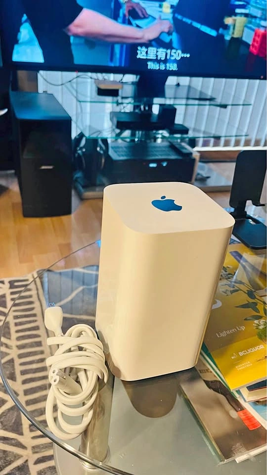 Apple AirPort Extreme Wi-Fi Router (A1521) - Moving Sale