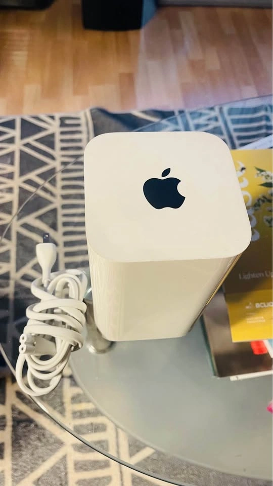Apple AirPort Extreme Wi-Fi Router (A1521) - Moving Sale - photo 3