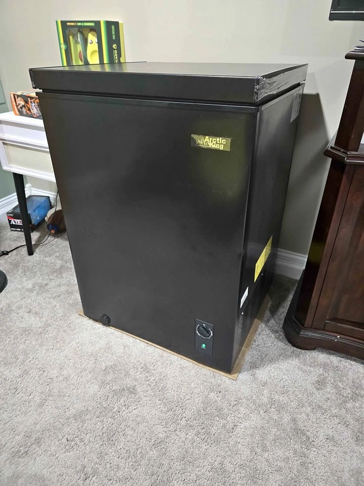 Arctic King compact black chest freezer 🥕