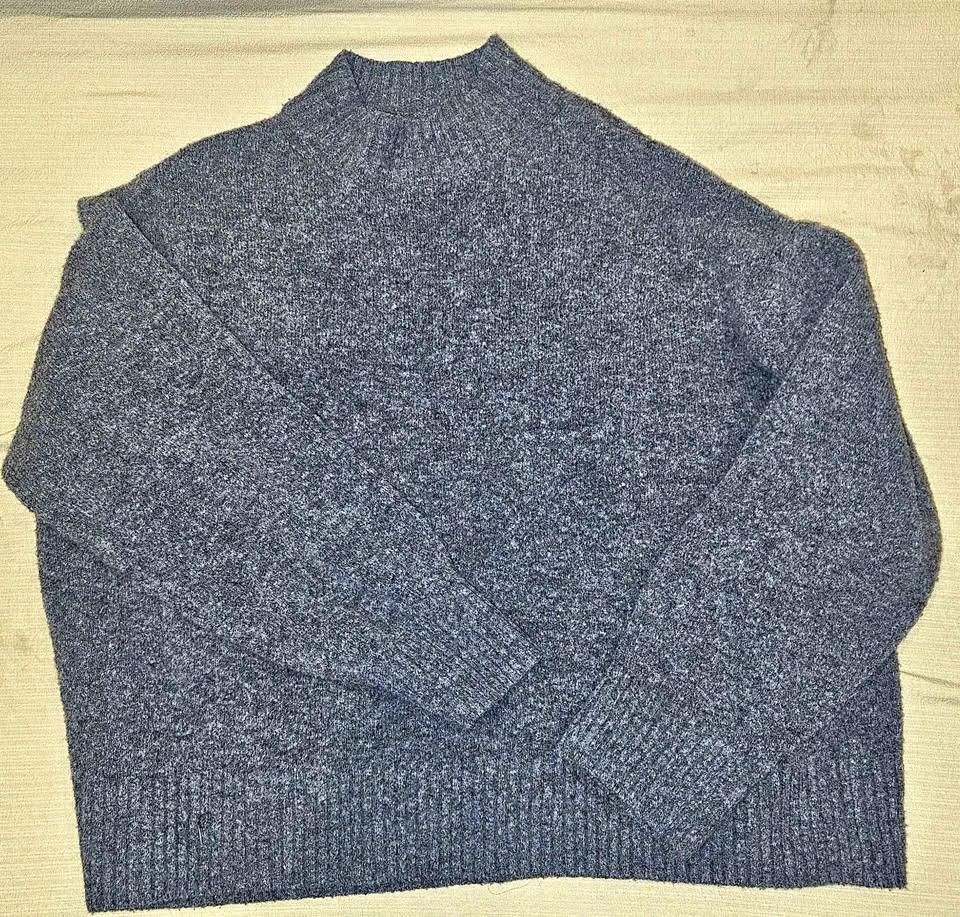 XL Grey Uniqlo Turtle Neck Sweater
