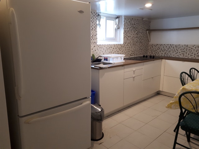 Room for rent near Humber College (Lakeshore & Kipling) - photo 3
