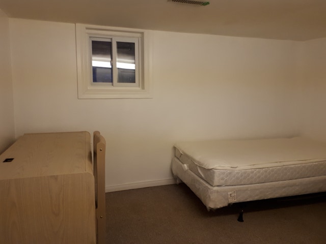 Room for rent near Humber College (Lakeshore & Kipling) - photo 4