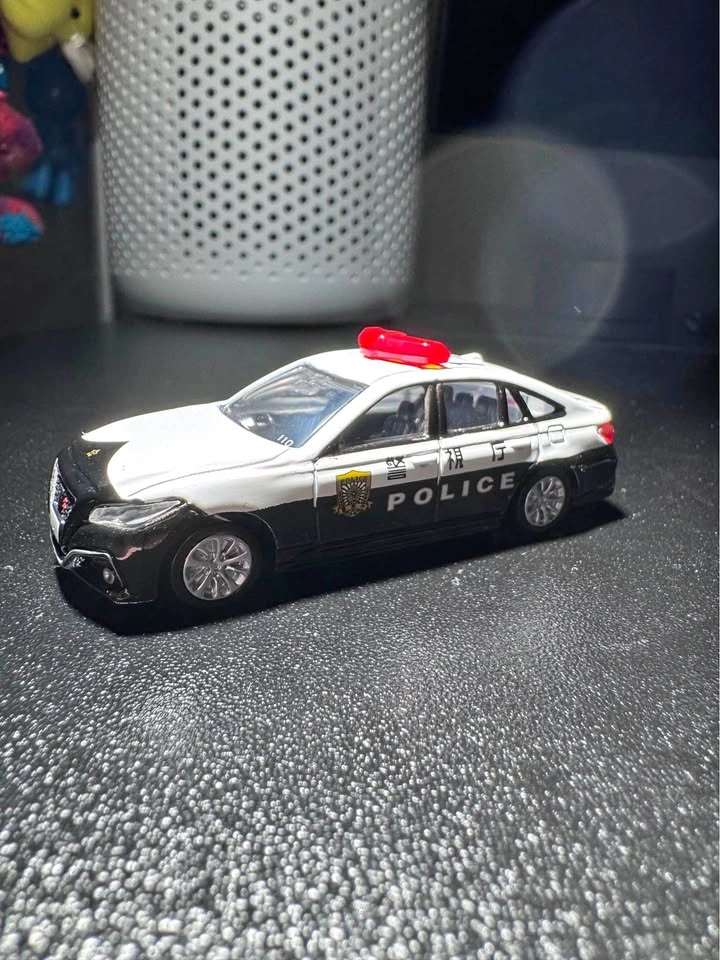 Tomica Premium Toyota Crown Police Car