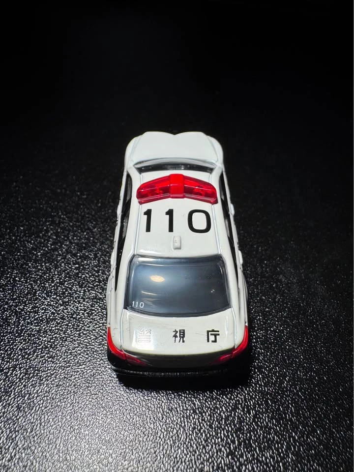 Tomica Premium Toyota Crown Police Car - photo 3