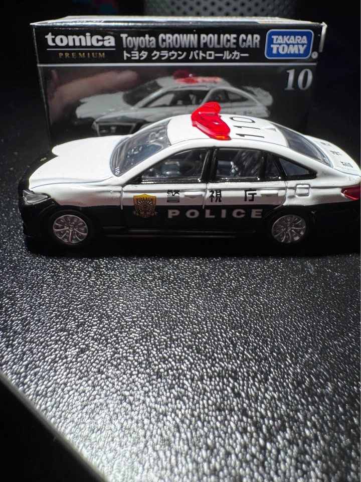 Tomica Premium Toyota Crown Police Car - photo 4
