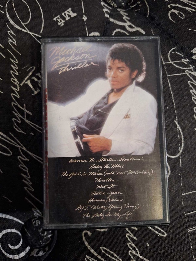 Michael Jackson Thriller Cassette 1st Edition 1982 - photo 2