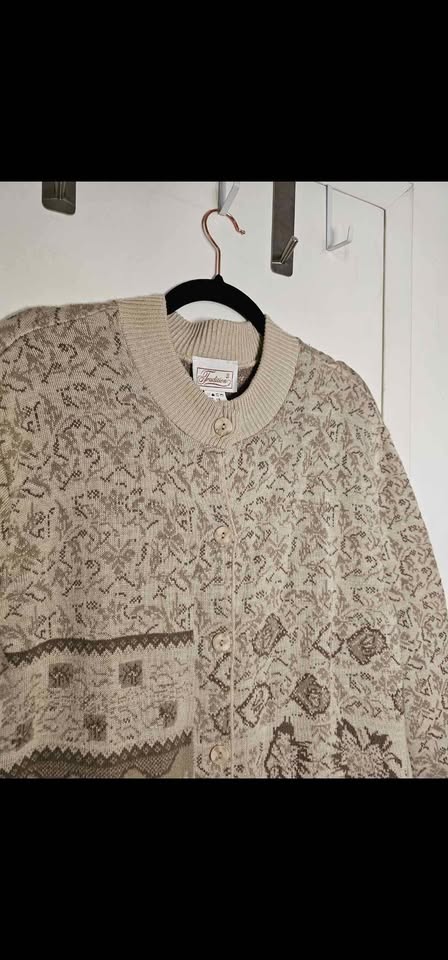 Size Large Vintage Minimalist Cardigan Sweater - photo 2
