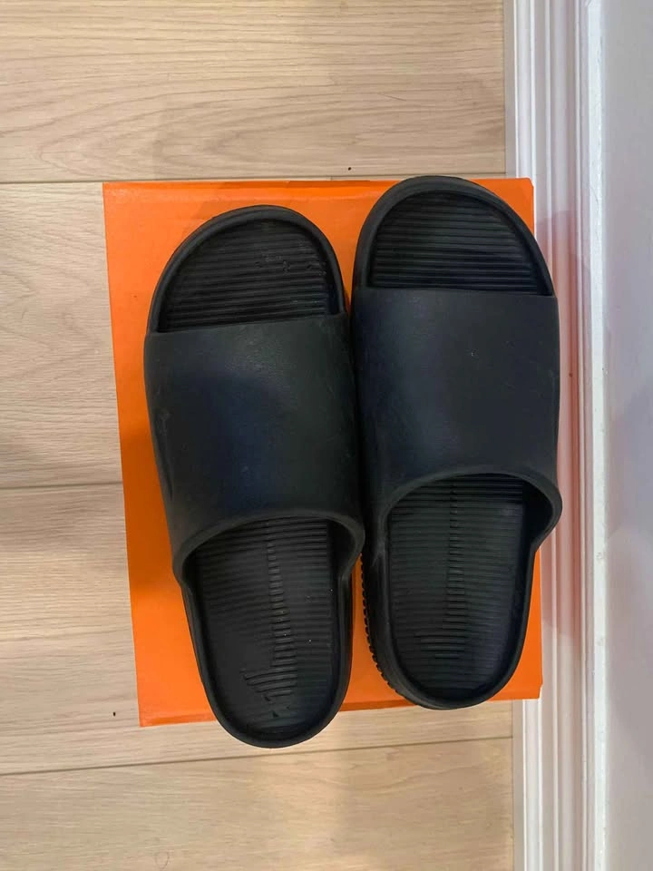 Nike Black Slides - photo 4