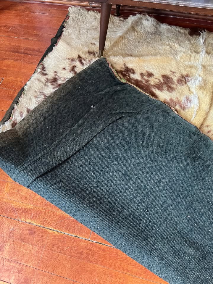 Vintage cow rug - photo 3